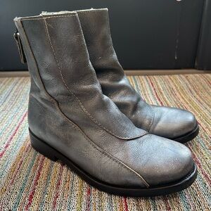 Nostrasantissima gun metal silver leather back-zip structured ankle boot -38 (8)